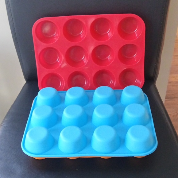 Silicone Muffin Pan Set - Red, Blue, and Orange - Picture 5 of 10
